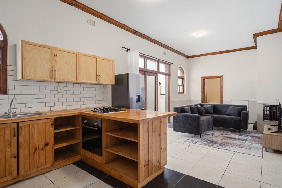 To Let 4 Bedroom Property for Rent in Woodstock Western Cape